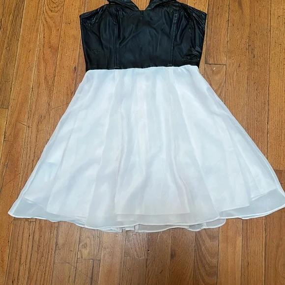 BCBG Generation Women Size 2 Short Party Dress Blush - Picture 3 of 6